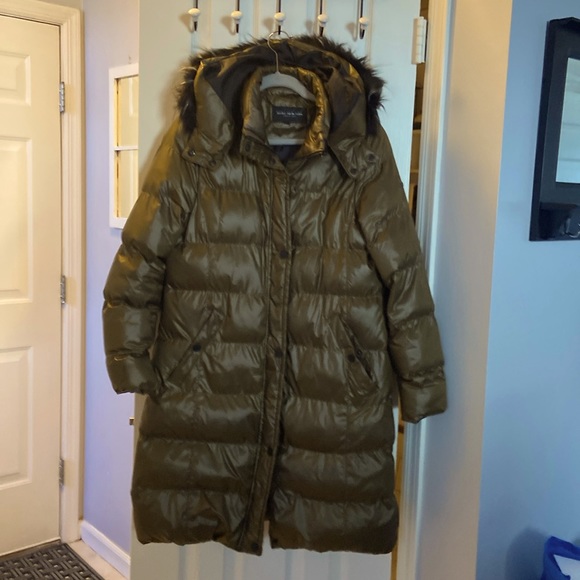 Marc New York Jackets & Blazers - Andrew Marc long olive green puffer coat with furred hood. Zipper, snaps. Med